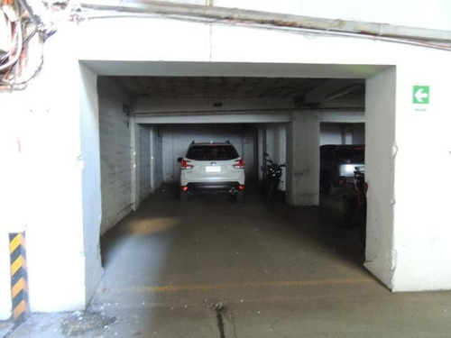 Imagen 7 de 12 de Estacionamiento Monjitas/merced.
