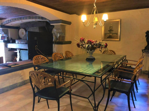 Casa. Venta. Pocitos. Excelente. 500mts Edificados.