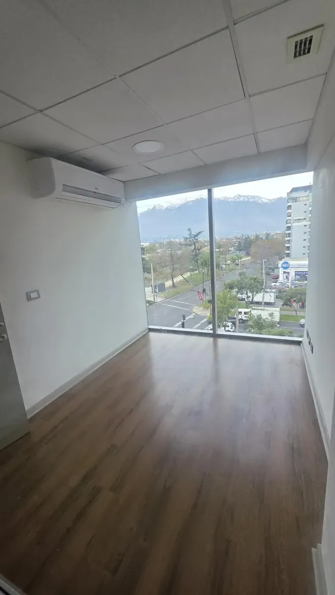 Imagen 1 de 5 de Se Arrienda Oficina En Las Condes
