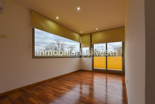 Imagen 20 de 24 de 467 E/ 138 Y 141, City Bell, Barrio Privado ''las Carolinas'' - Casa A Estrenar En Venta