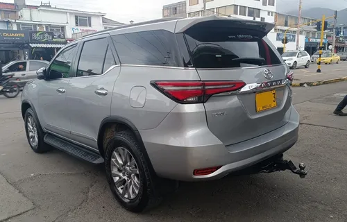Toyota Fortuner Srv 2.4 Diesel 4x2 At 2023
