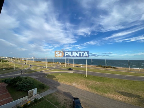 Imagen 12 de 30 de Apto Con Vista A La Playa Mansa, Con Estufa A Leña Y Parrillero.