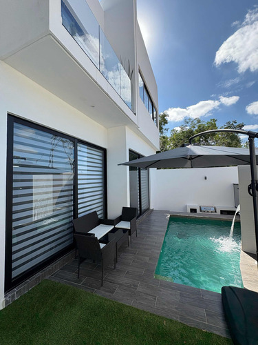 Casa Amueblada En Lausana Incluye Auto Tesla Model Y 2024