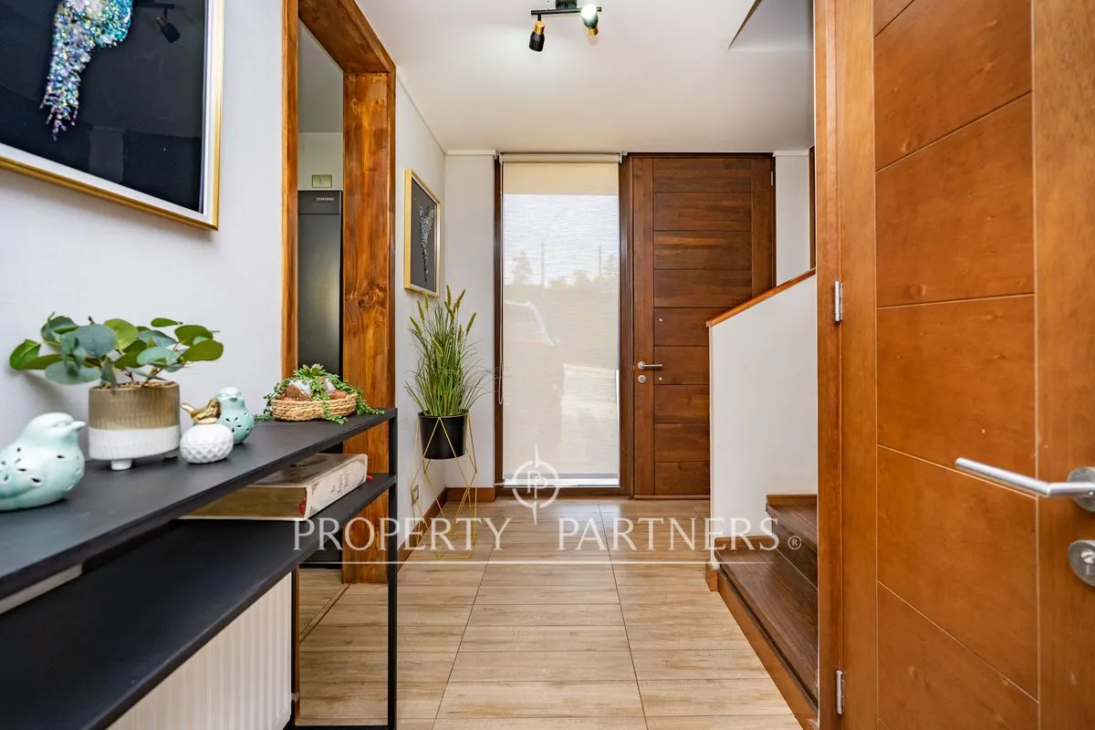 Imagen 2 de 30 de Venta De Casa En Condominio La Reserva, Peñalolén