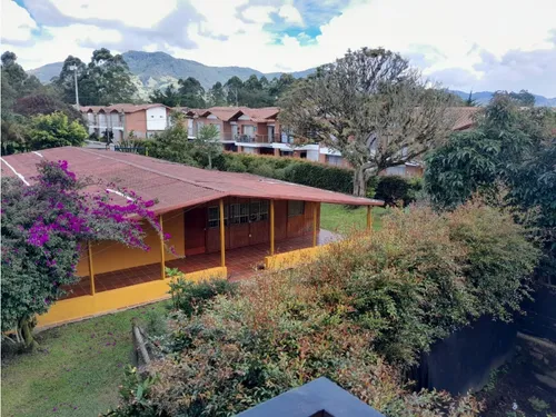 Casa Unifamiliar En Arriendo En La Ceja, Cerca Al Viva.