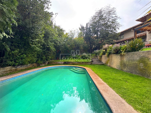 Casa En Arriendo De 7 Dorm. En Las Condes