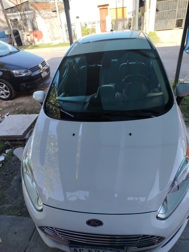 Ford Fiesta Kinect Titanium Sedan