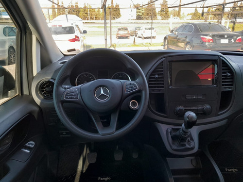 Imagen 10 de 16 de Mercedes Benz Vito 111 Cdi Furgon Plus Aa 2021