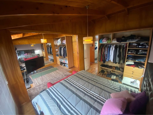 Amplia Casa Independiente Con 232mts Construidos, 5d 3b