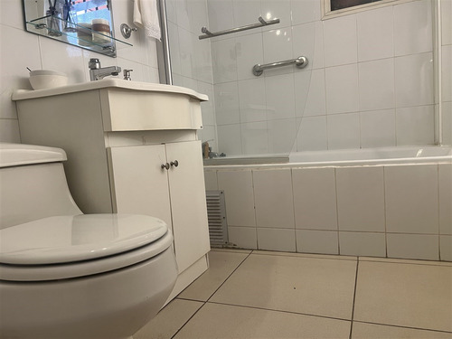 Casa En Venta De 3 Dorm. En La Florida