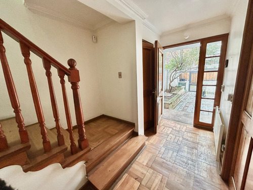Amplia Casa Con Parquet, Luz Natural En El Corazón De Vitacu