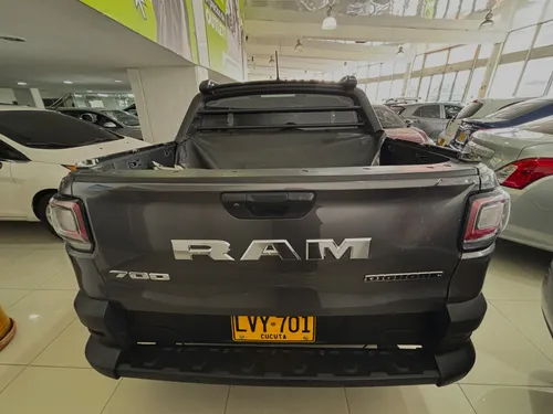 RAM 700 1.4 BIG HORN CREW CAB
