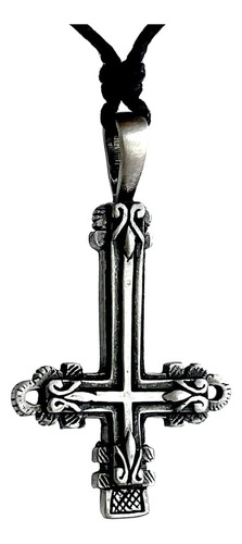 Colar Com Pingente De Cruz Invertida De São Pedro De Cabeça