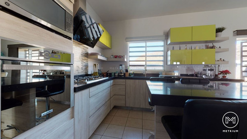Imagen 7 de 17 de Casa En Venta En Encordada Del Valle Frente A Parque Con Exc