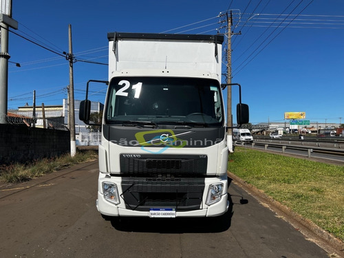 Imagem 2 de 13 de Volvo Vm 270 Ano 2021 Com Sider Com Apenas 25.000 Km