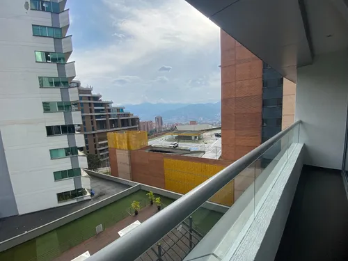 Se Alquila Aparta Estudio En El Poblado (diagonal Al Cc El Tesoro)