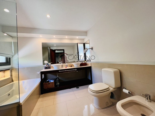 Imagen 7 de 24 de Casa En Venta Para Vivir Todo El Año En Punta Del Este Cinco Dormitorios - Punta Del Este Beverly Hills