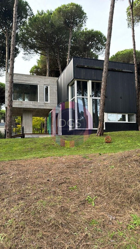 Casa Chalet  En Venta En Carilo, Costa Atlántica, Buenos Aires