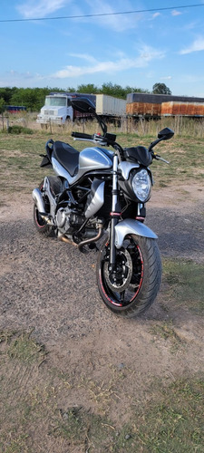 Imagen 1 de 6 de Suzuki Gladius 650