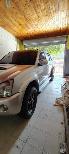 Chevrolet Dmax Mod 2011 Color Plata