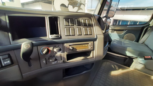 Imagem 10 de 14 de Volvo Fh 460 6x2 2014