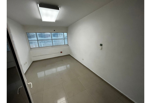 Edificio De 3 Plantas En Venta A 2 Cuadras De Cintermex
