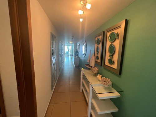 En Venta Apartamento En Playa En Marbella, Juan Dolio.