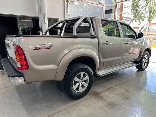 Imagen 4 de 11 de Toyota Hilux (l05) 3.0 C/d 4x2 Tdi Srv 163cv