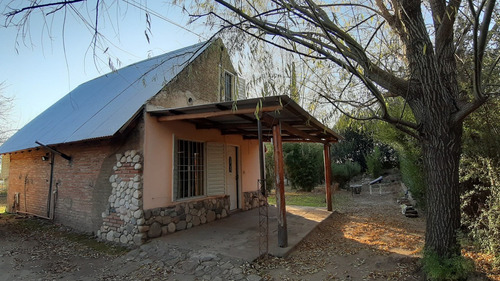 Casa Sobre Lote De 1188 M2 En Villa De Las Rosas / Trasla