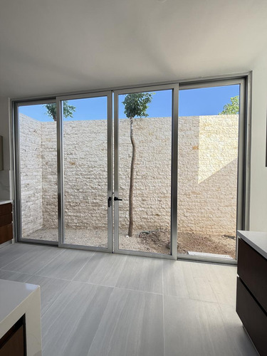 Casa En Venta Merida, En Privada, Con 562 Mt De Construccion