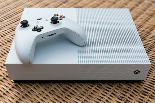 Xbox One S 1tb C/un Joystick + 3 Meses De Game Pass Y Live!!