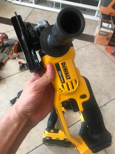Dewalt 20v Esmeriladora, Bafer, Lámpara Y Taladro 20v (Usado)