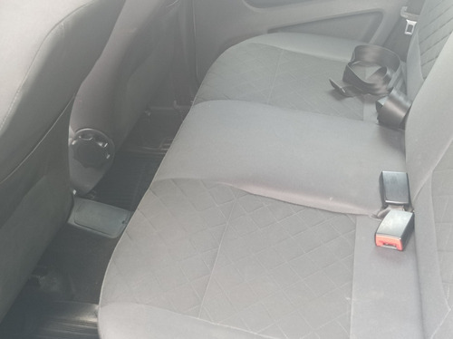 Imagem 7 de 11 de Volkswagen Fox 2014 1.6 Vht Highline Total Flex 5p