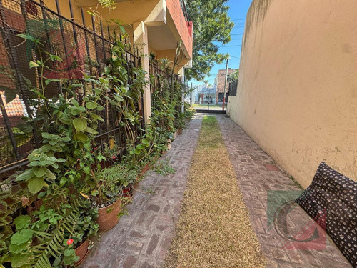 Casa En 3 Ambientes Con Cochera Y Galpon