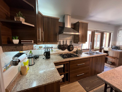 Oportunidad Única: Casa Semi-amoblada En Lomas De San Seba