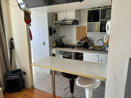 Amplio Depto Remodelado En Venta! 2d,2b,1e (97260)