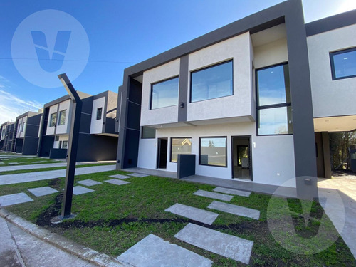 Duplex En Venta - Ezeiza, Canning One.