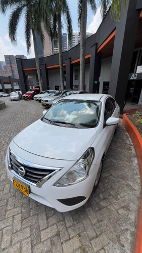 Nissan Versa 1.6 Advance