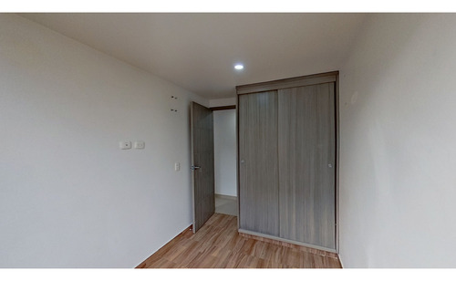 Apartamento En Venta,madrid, Conjunto Aranjuez