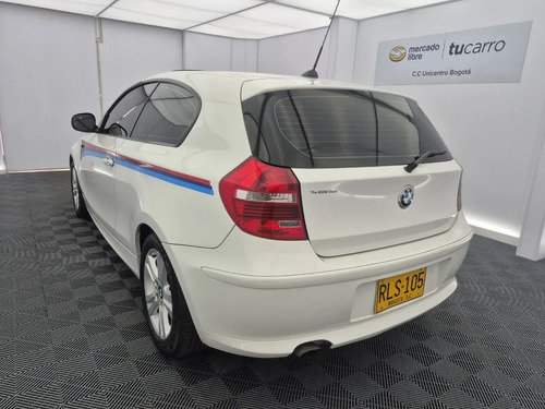 BMW 116i 2011 Hatchback 3 puertas con Sunroof y Llantas Runf