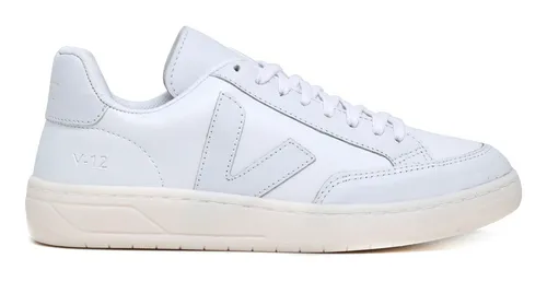 Tenis com simbolo best sale v