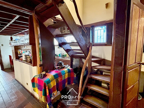 Estilo Artesanal / Gran Terreno, 4 Dorm, 2 Baños, La Florida