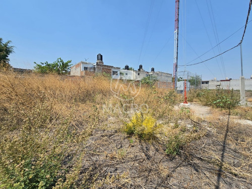 Terreno En Venta En Col. Parotas Con Conexión A Servicios.