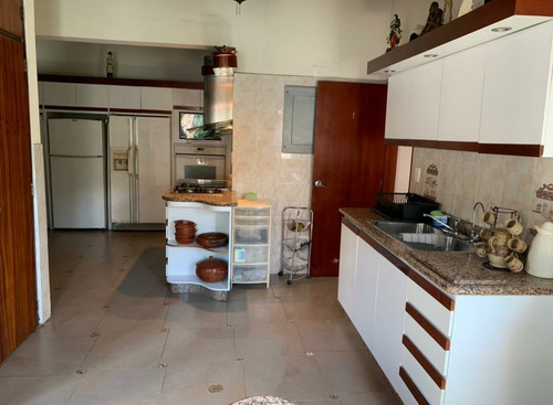 Imagen 11 de 20 de Hermosa Casa Remodelada, Amplia Y Segura, En Excelente Zona 04241665720