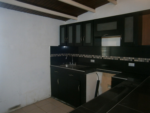 Imagen 6 de 11 de Palo Negro / Lisbeth García +584128676402