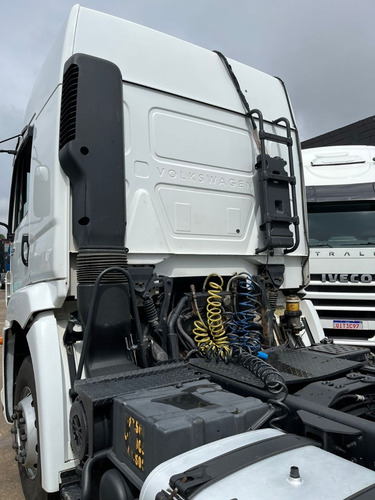 Imagem 4 de 13 de Vw 25390 Constellation 6x2 Teto Alto 2014 Manual