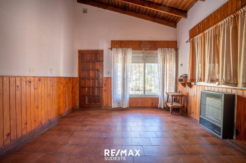 Imagen 2 de 23 de Casa 2 Dormitorios Con Departamento Y Quincho