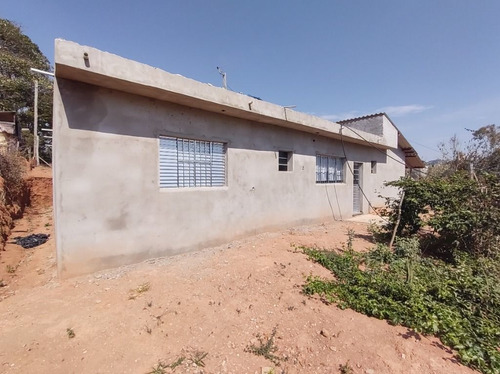 Imagem 21 de 30 de Ótima Chácara, Faltando Acabamento, Com 4 Dormitórios, Córrego, Bem Localizada, À Venda, 2000 M² Por R$ 280.000 - Rural - Socorro/sp - Ch1039