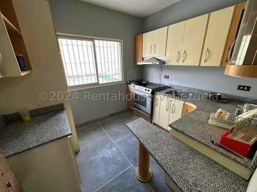 Qta. Galpón O Local En Venta Boleíta Sur #25-4215 Wendy Hoyer