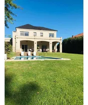 Comprar Venta - Excelente Casa De Diseño En Barrio Los Castores